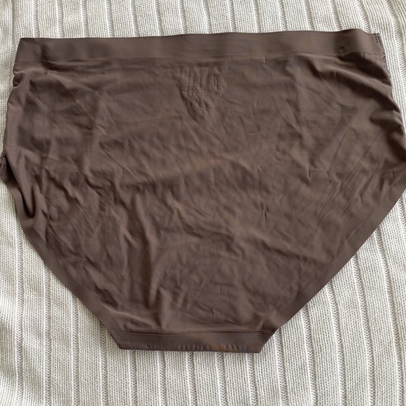 Tahari Brief Panties Set of 2 Size M NWOT - Picture 7 of 10